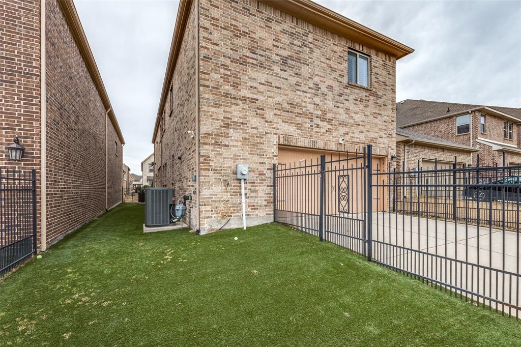 6816 Prompton Bend Irving, TX 75063 - Photo 28 of 38