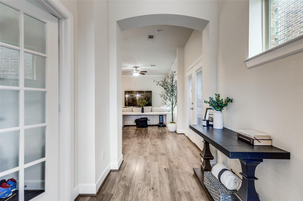 6816 Prompton Bend Irving, TX 75063 - Photo 3 of 38