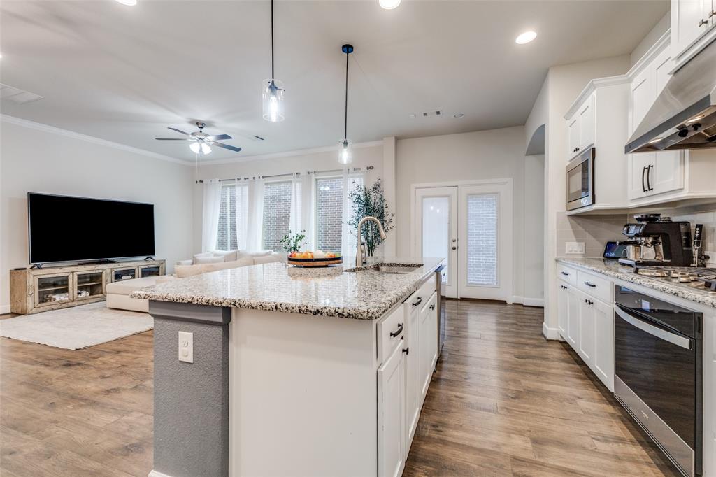 6816 Prompton Bend Irving, TX 75063 - Photo 8 of 38