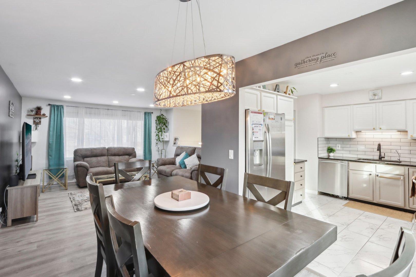 313 Crest Drive Cary, IL 60013 - Photo 7 of 33