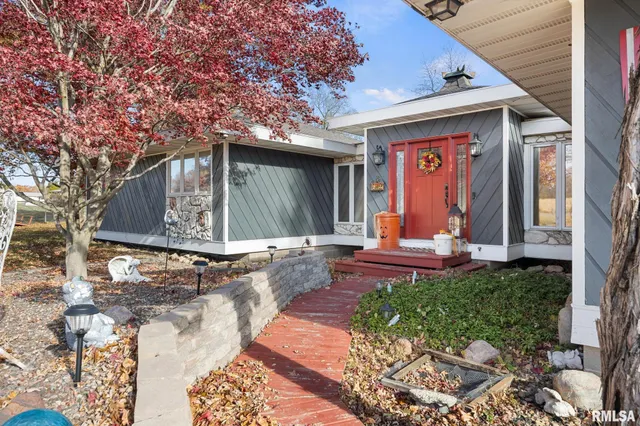 $419,900 | 612 West Bittersweet Road, Washington, IL 61571