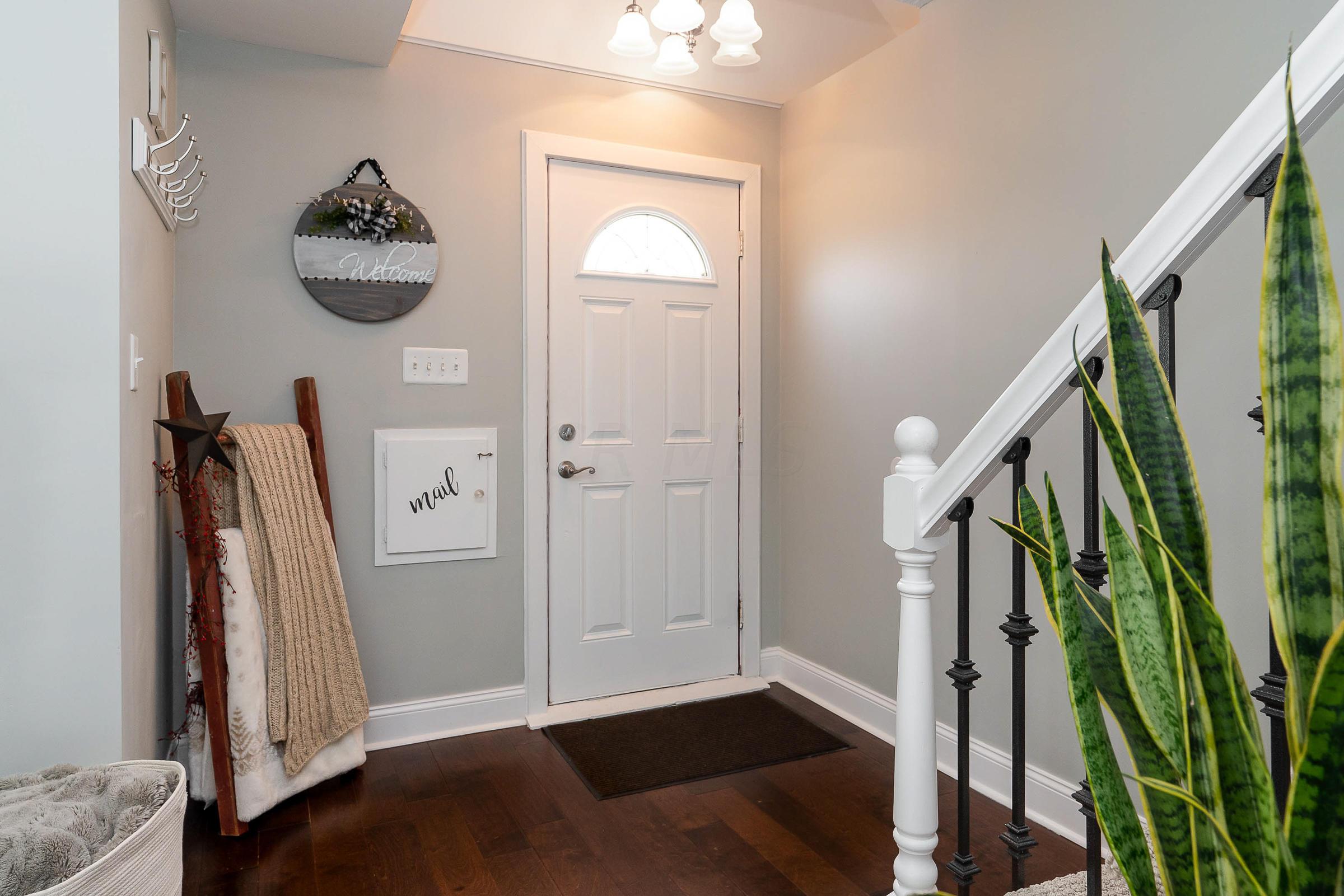 223 North Gould Road Columbus, OH 43209 - Photo 4 of 40