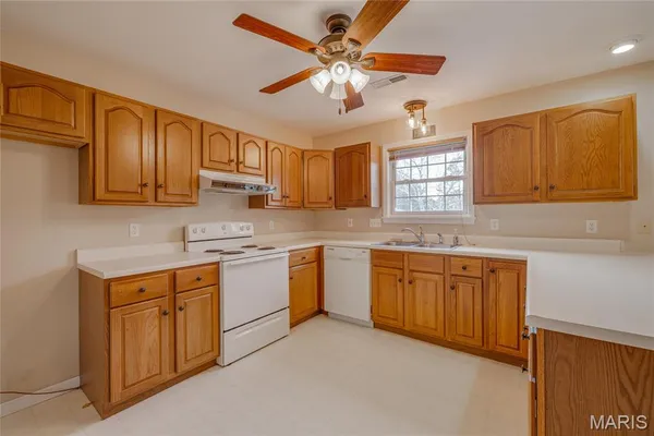 $925,000 | 107 Wildhorse Road, Farmington, MO 63640