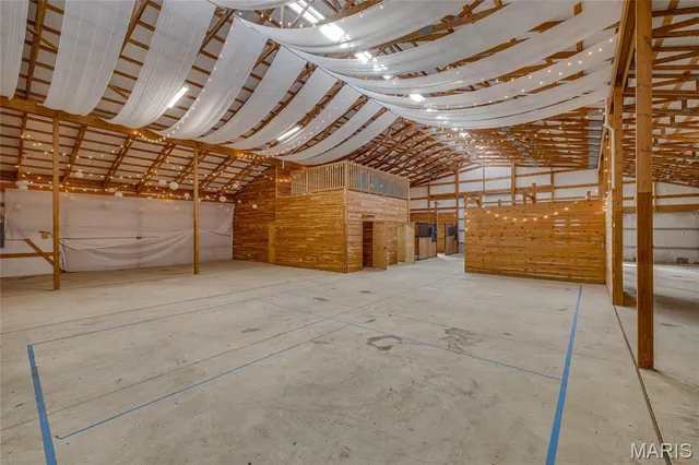 $1,000,000 | 107 Wildhorse Road, Farmington, MO 63640