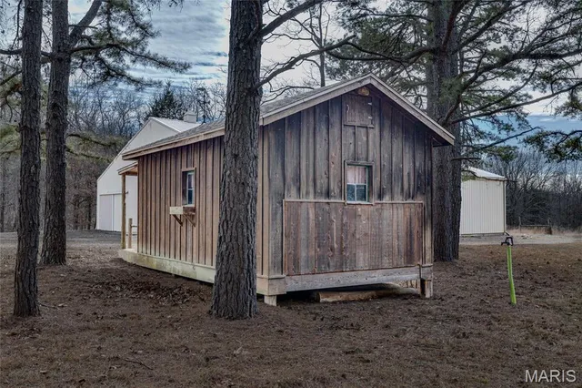 $1,000,000 | 107 Wildhorse Road, Farmington, MO 63640