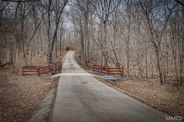 $1,000,000 | 107 Wildhorse Road, Farmington, MO 63640