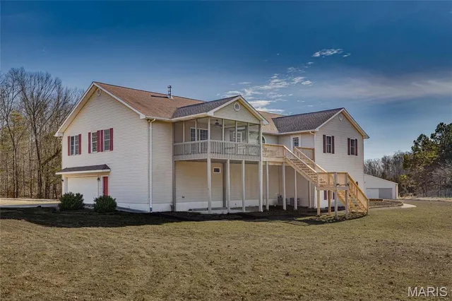 $1,000,000 | 107 Wildhorse Road, Farmington, MO 63640