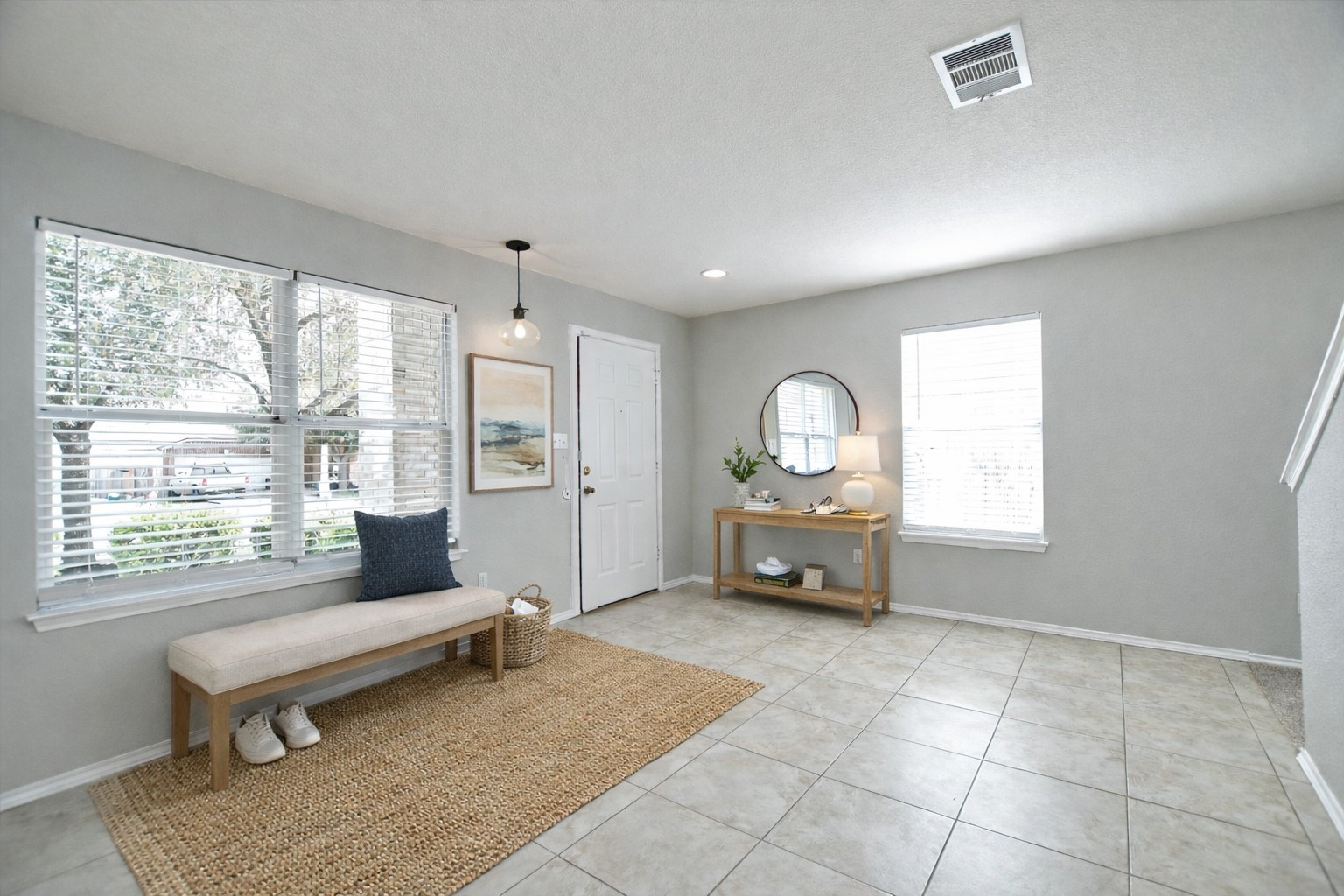 102 Blanco Woods Boulevard Elgin, TX 78621 - Photo 4 of 31 Virtually staged entry or office