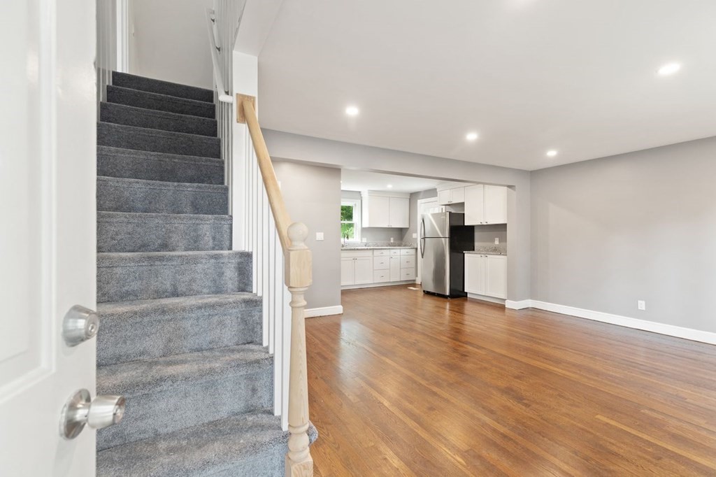 16 Catalina Road Lynn, MA 01905 - Photo 5 of 30 Gallery Image 5
