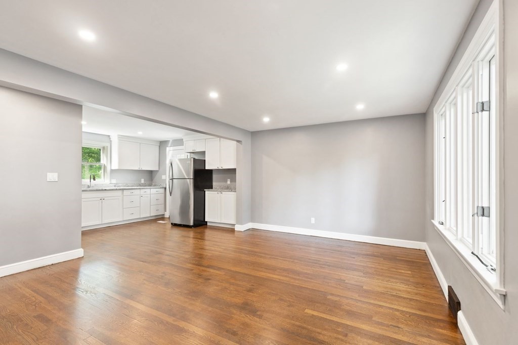 16 Catalina Road Lynn, MA 01905 - Photo 10 of 30 Gallery Image 10