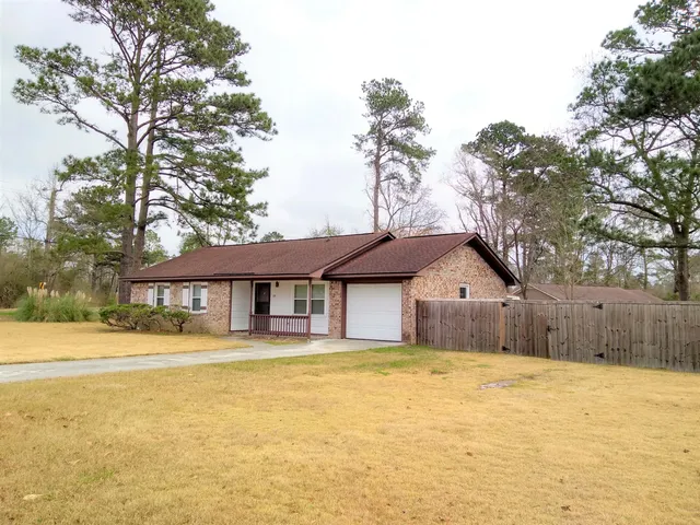 $1,950 | 101 Mulberry Drive, Summerville, SC 29486