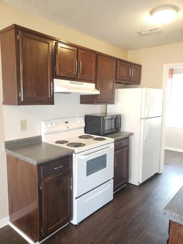 $1,950 | 101 Mulberry Drive, Summerville, SC 29486