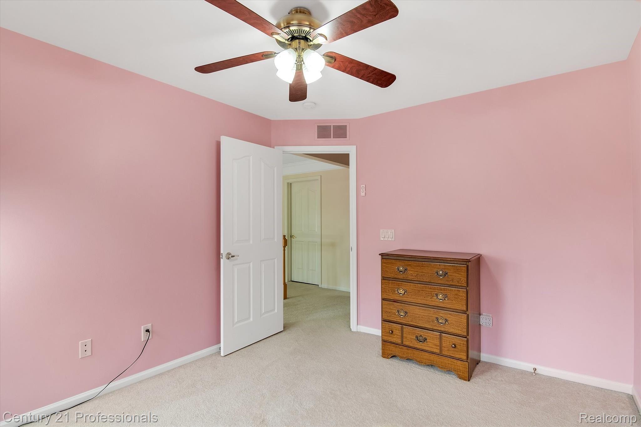 536 Bedlington Drive Rochester, MI 48307 - Photo 25 of 54 27-536 Bedlington Dr-Windowstill Real Estate Photography-28.jpg