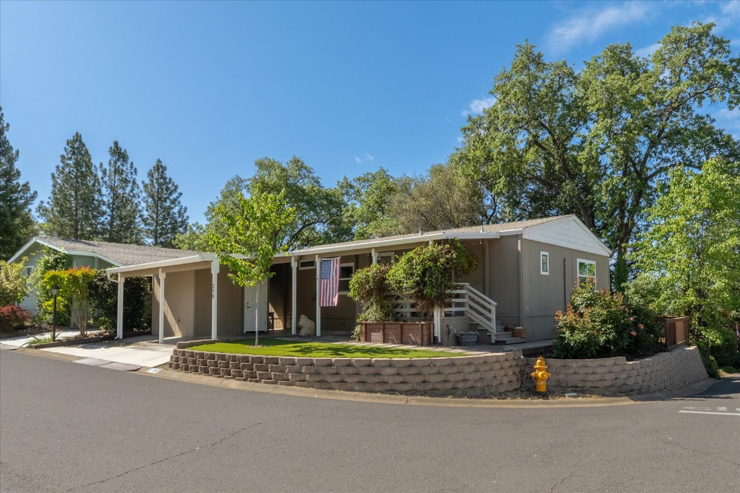 340 Tom Bell Road, Unit 259 Murphys, CA 95247 - Photo 1 of 43 Welcome home to 340 Tom Bell Rd #259 in the gated 55+ community of Murphys Diggins Estates.