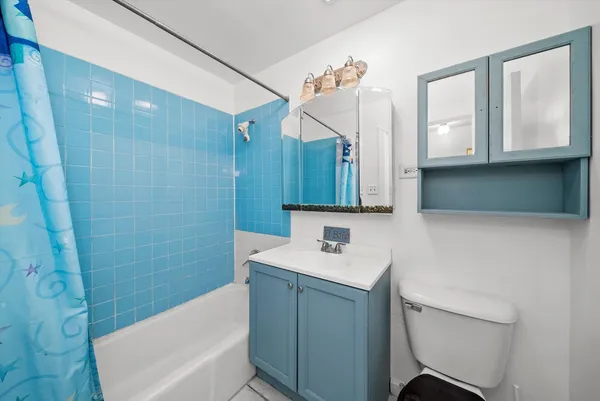 $2,700 | 903 West 19th Street, Unit 3, Chicago, IL 60608