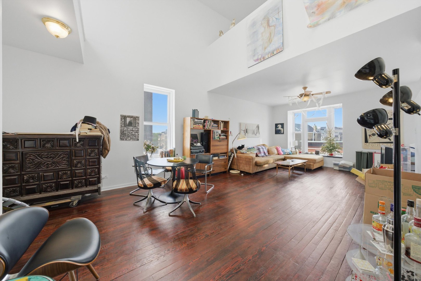 903 West 19th Street, Unit 3 Chicago, IL 60608 - Photo 2 of 16 a living room with furniture and wooden floor
