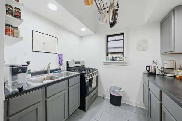 $2,700 | 903 West 19th Street, Unit 3, Chicago, IL 60608
