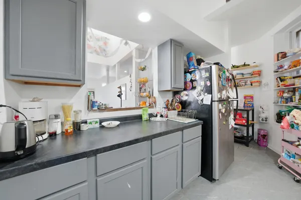 $2,700 | 903 West 19th Street, Unit 3, Chicago, IL 60608