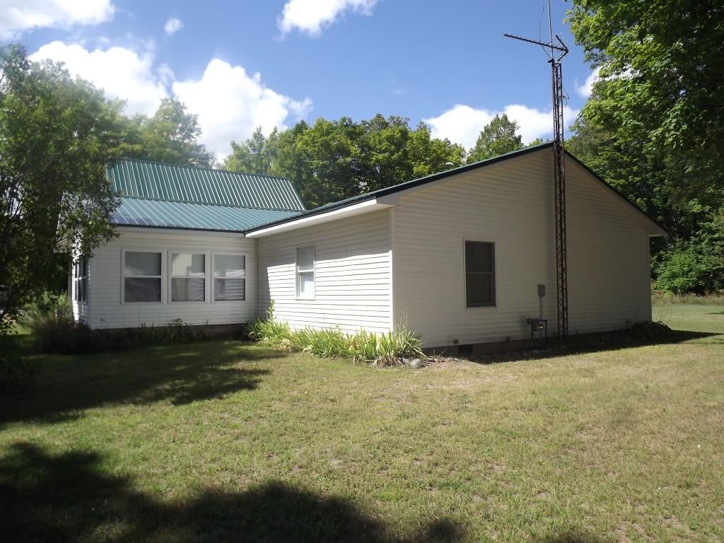 2265 Mann Road Cheboygan, MI 49721 - Photo 6 of 61 Gallery Image 6