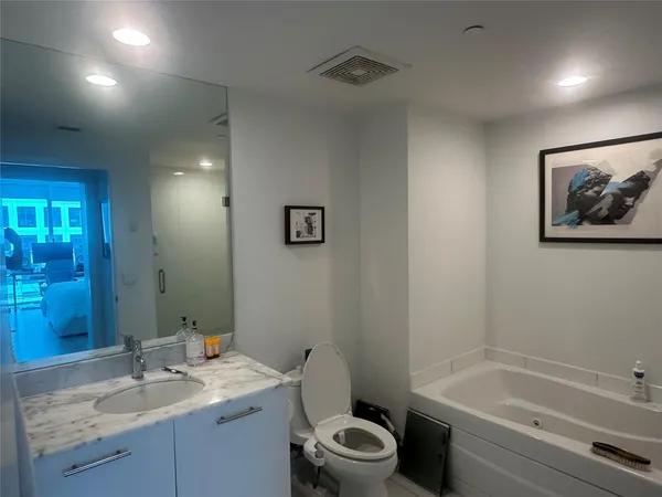 $3,125 | 500 Brickell Avenue, Unit 2308, Miami, FL 33131