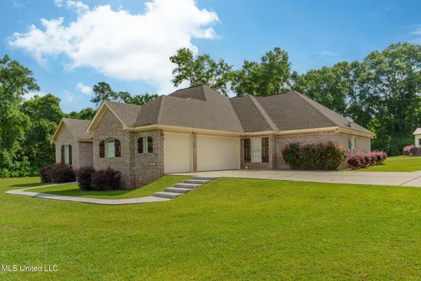 $495,000 | 48 Harrell Road, Hattiesburg, MS 39401