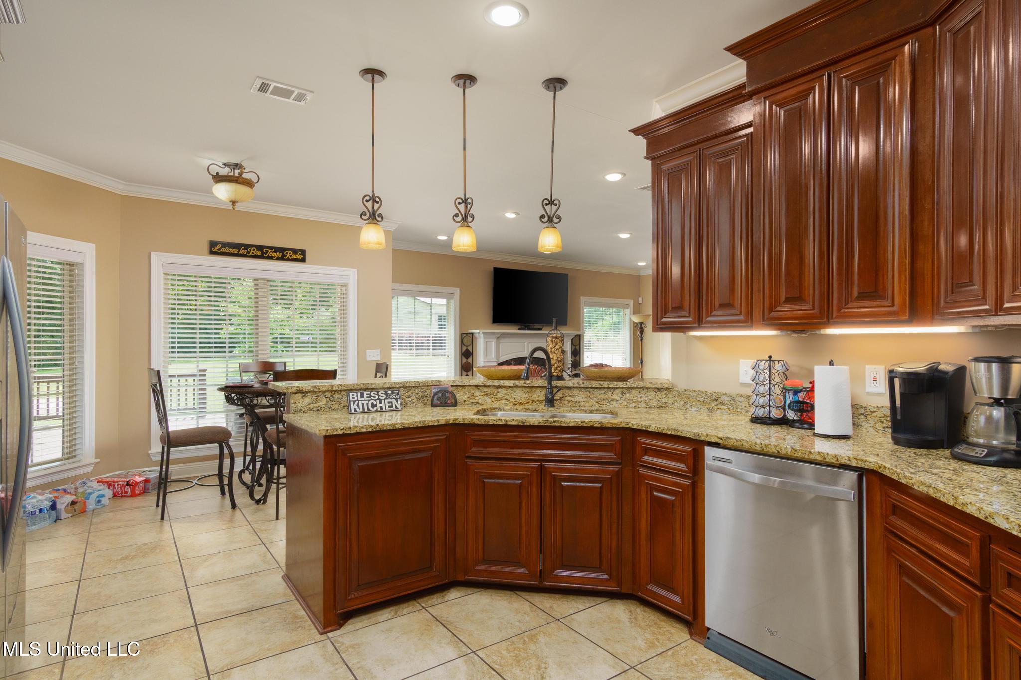 48 Harrell Road Hattiesburg, MS 39401 - Photo 8 of 37 48 Harrell Road-8