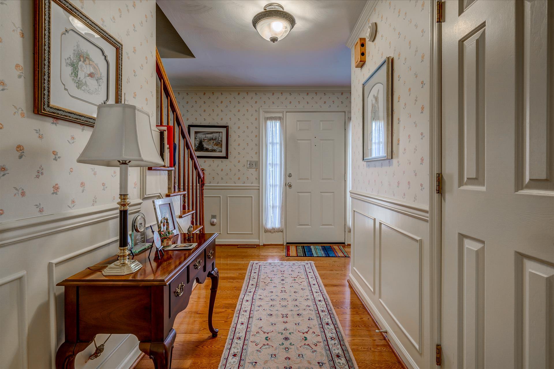 311 North Preston Road Vinton, VA 24179 - Photo 5 of 27 Entry Hall