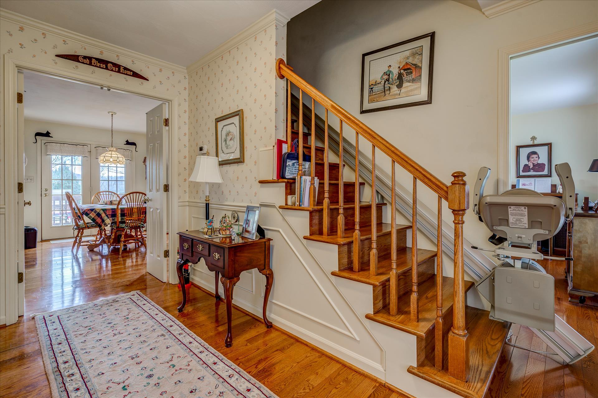 311 North Preston Road Vinton, VA 24179 - Photo 6 of 27 Stairs at Entry