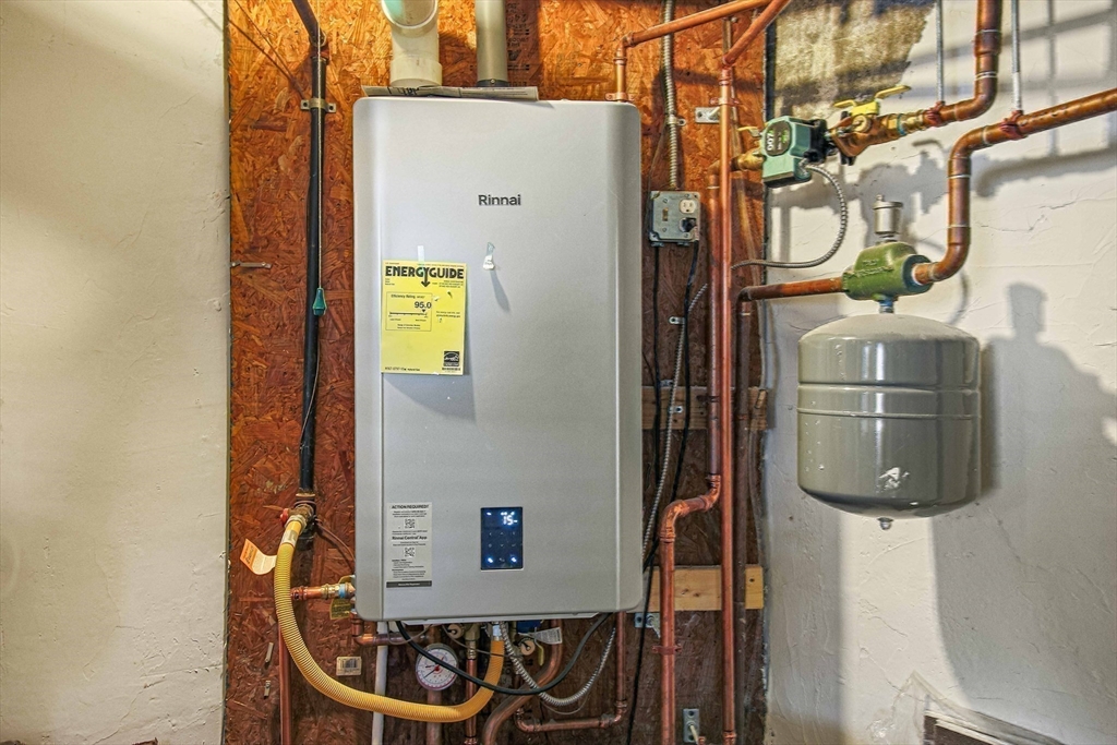 5 Old Brook Drive Worcester, MA 01609 - Photo 40 of 42 a utility room with dryer and washer