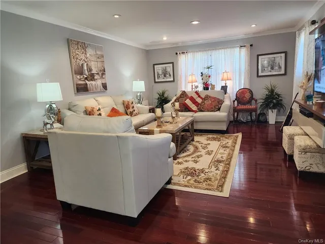 $499,000 | 79 Broadway, Unit C2, Valhalla, NY 10603