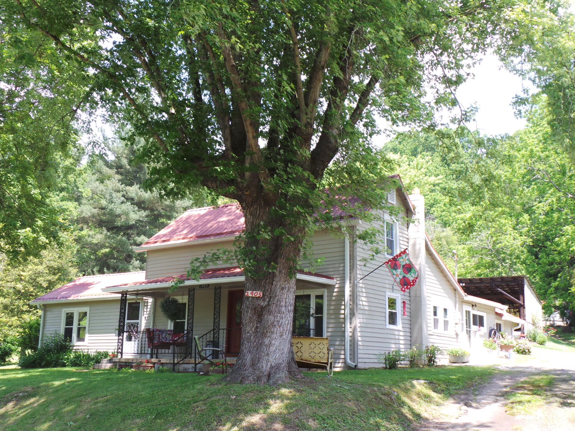 1905 Boozy Creek Road Bristol, VA 24202 - Photo 63 of 130 OVER 100 years OF CHARM