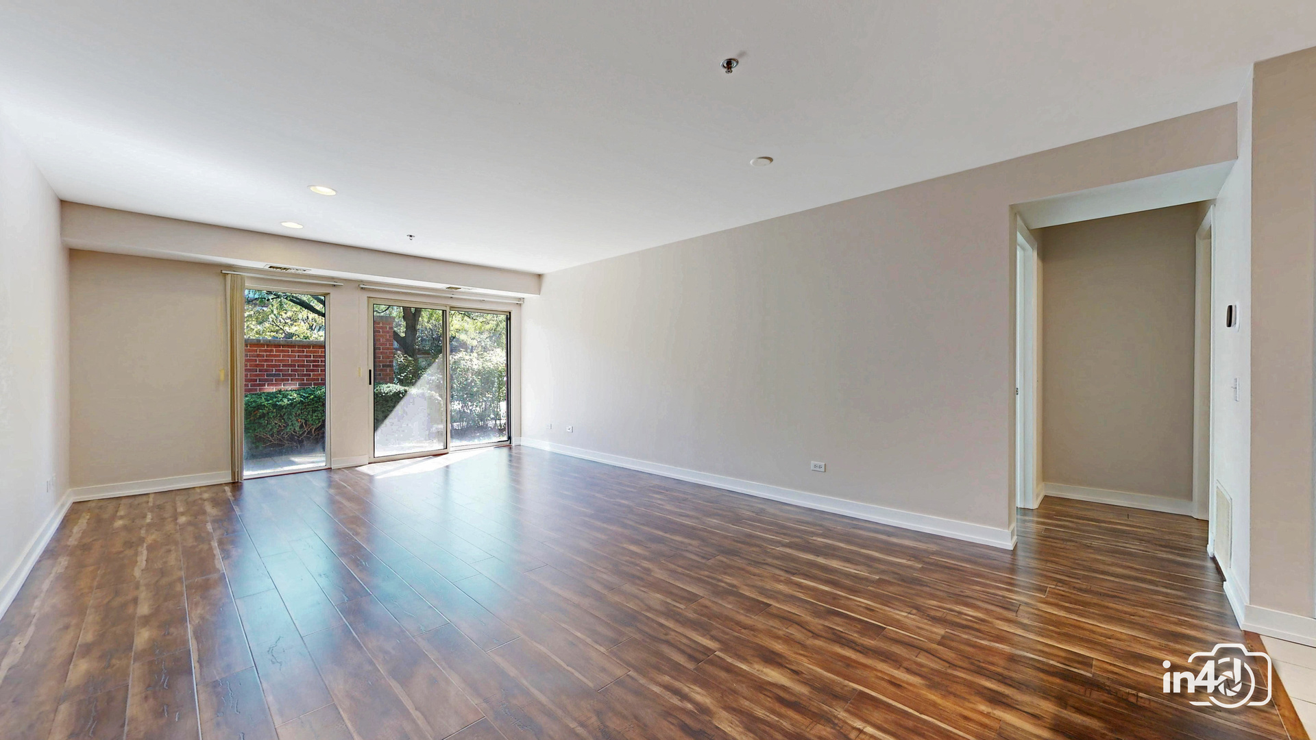 411 Kelburn Road, Unit 121 Deerfield, IL 60015 - Photo 2 of 31 Gallery Image 2