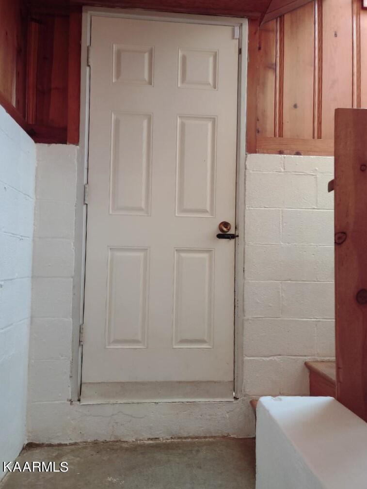 135 Utah Avenue Oak Ridge, TN 37830 - Photo 16 of 26 Basement door (2)