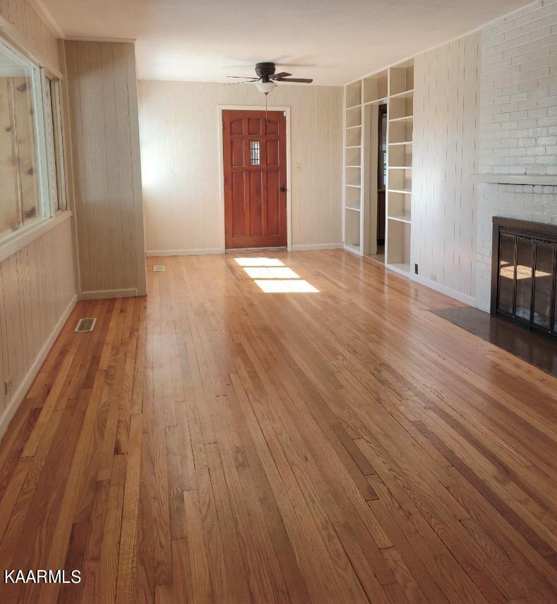 135 Utah Avenue Oak Ridge, TN 37830 - Photo 2 of 26 Living Dining Room 2 (2)