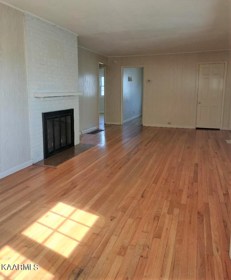 135 Utah Avenue Oak Ridge, TN 37830 - Photo 3 of 26 Living Room (2)