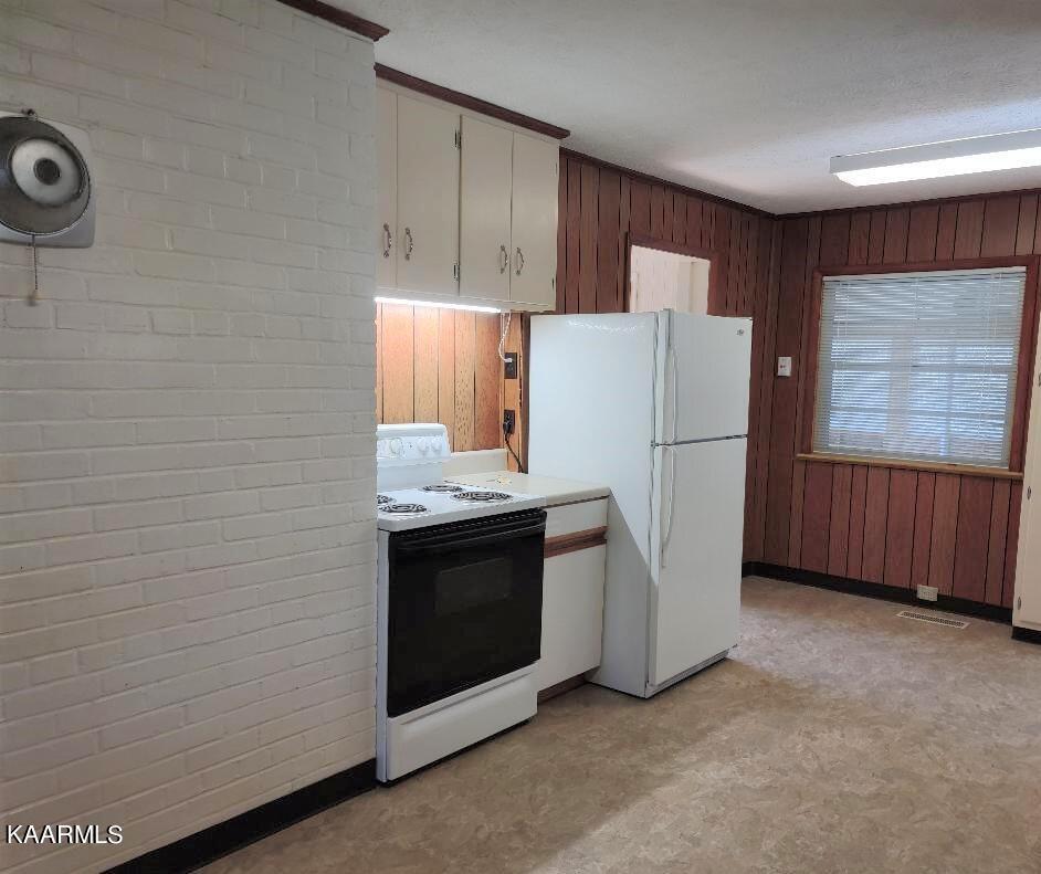 135 Utah Avenue Oak Ridge, TN 37830 - Photo 6 of 26 Kitchen 2 (3)