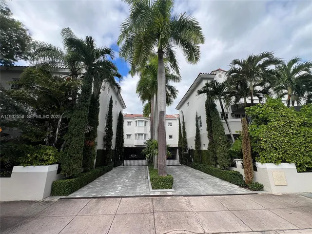 $4,800 | 261 Navarre Avenue, Unit A4, Coral Gables, FL 33134