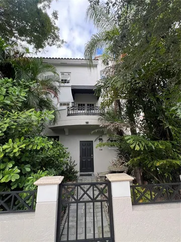 $4,800 | 261 Navarre Avenue, Unit A4, Coral Gables, FL 33134