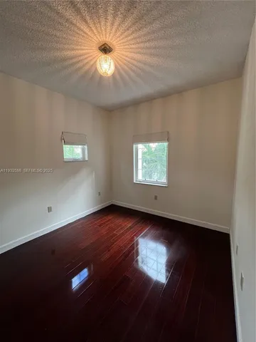 $4,800 | 261 Navarre Avenue, Unit A4, Coral Gables, FL 33134