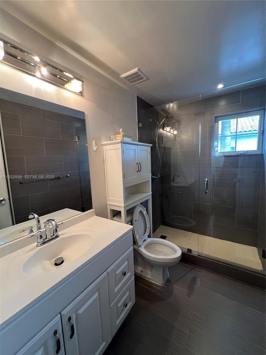 261 Navarre Avenue, Unit A4 Coral Gables, FL 33134 - Photo 10 of 14