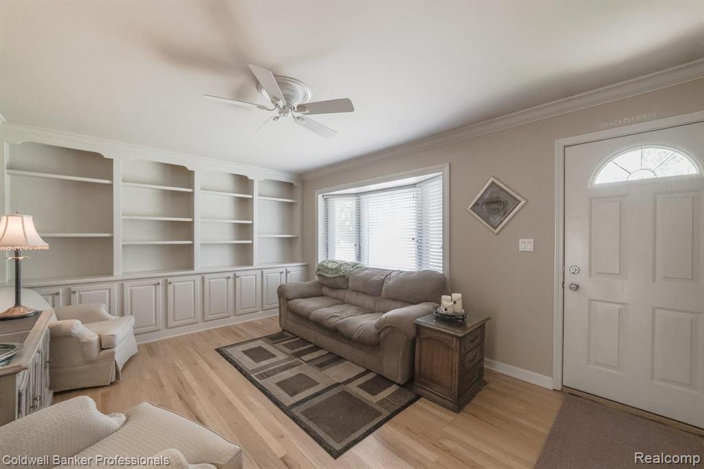 624 Hill Street Rochester, MI 48307 - Photo 5 of 49