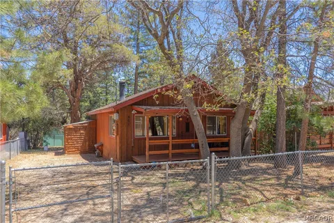 $324,500 | 451 Cedar Lane, Sugarloaf, CA 92386