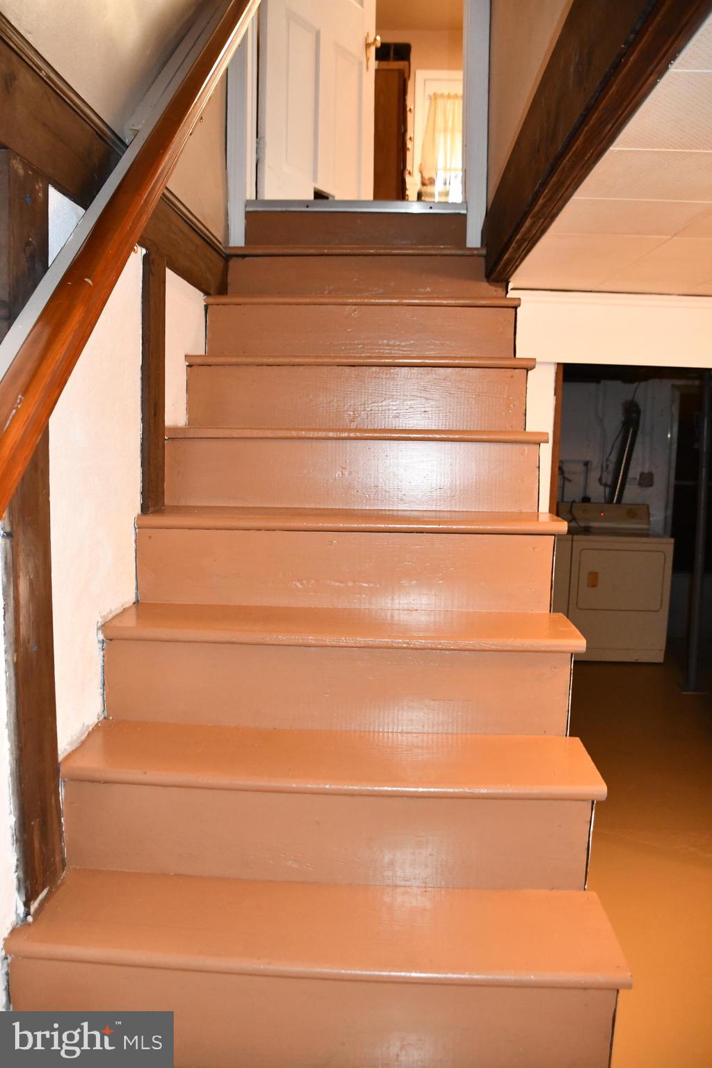 615 Overbrook Road Baltimore, MD 21212 - Photo 38 of 48 a view of entryway