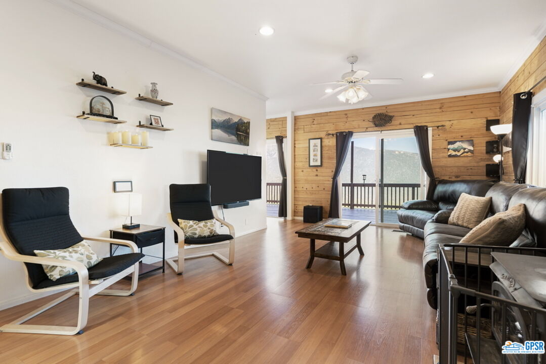 53305 Big Rock Drive Idyllwild, CA 92549 - Photo 27 of 67 a living room with furniture