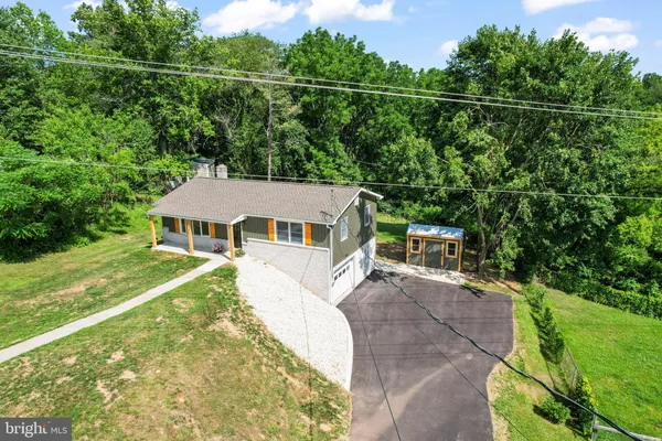 $317,500 | 14 Waterfront Drive, Hanover, PA 17331