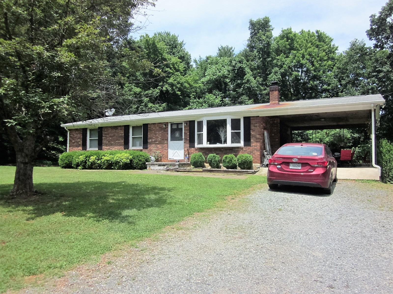 4285 Old Forge Road Rocky Mount, VA 24151 - Photo 4 of 40 IMG_5915 (2)