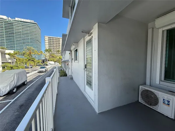 $1,995 | 10178 Collins Avenue, Unit 107, Bal Harbour, FL 33154