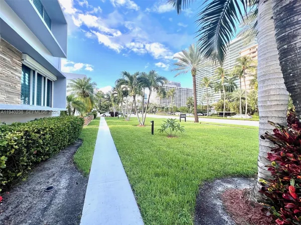 $1,995 | 10178 Collins Avenue, Unit 107, Bal Harbour, FL 33154
