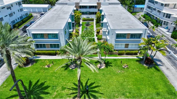 $1,995 | 10178 Collins Avenue, Unit 107, Bal Harbour, FL 33154