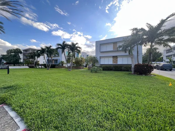 $1,995 | 10178 Collins Avenue, Unit 107, Bal Harbour, FL 33154